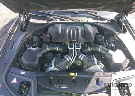 2013 BMW M5 z USA, uszkodzony, nr VIN WBSFV9C5XDC773174